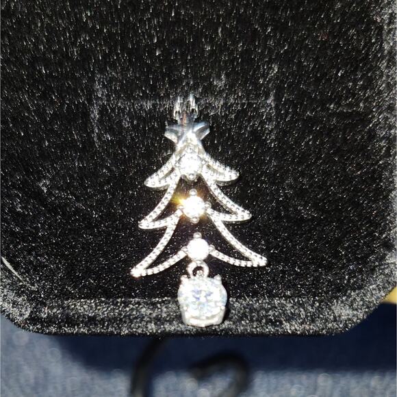 BLACK FRIDAY SALE - Christmas tree pendant necklace GRA Cert. .5 wht gold Plate - Picture 5 of 10